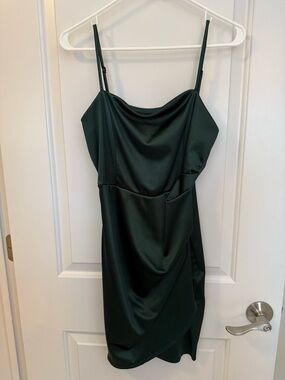 green cross back dress Green Sparkly Sheath Spaghetti Strap Homecoming Dress with Criss Cross –  Ballbella